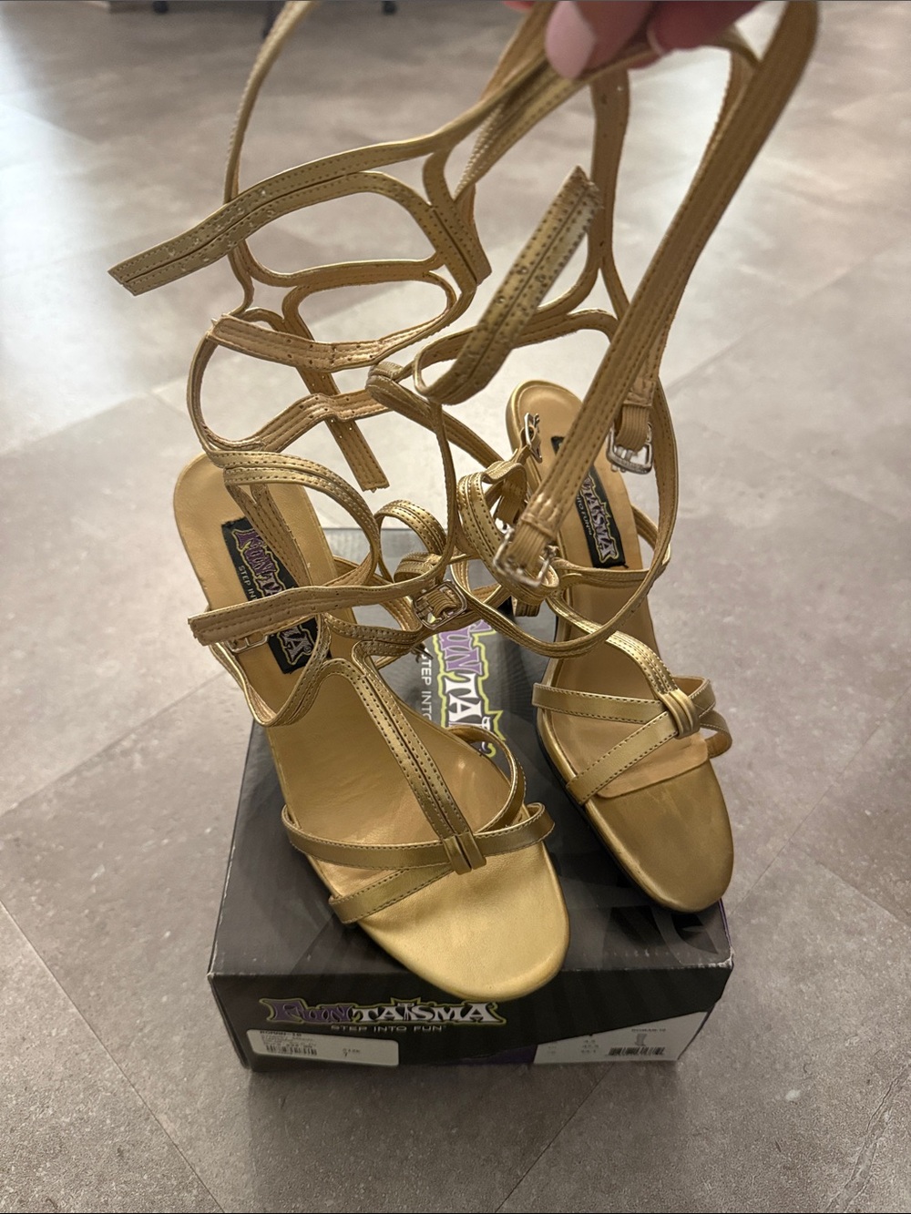 Women’s Halloween Roman costume Gold Strappy High-Heel Sandals Sz 7